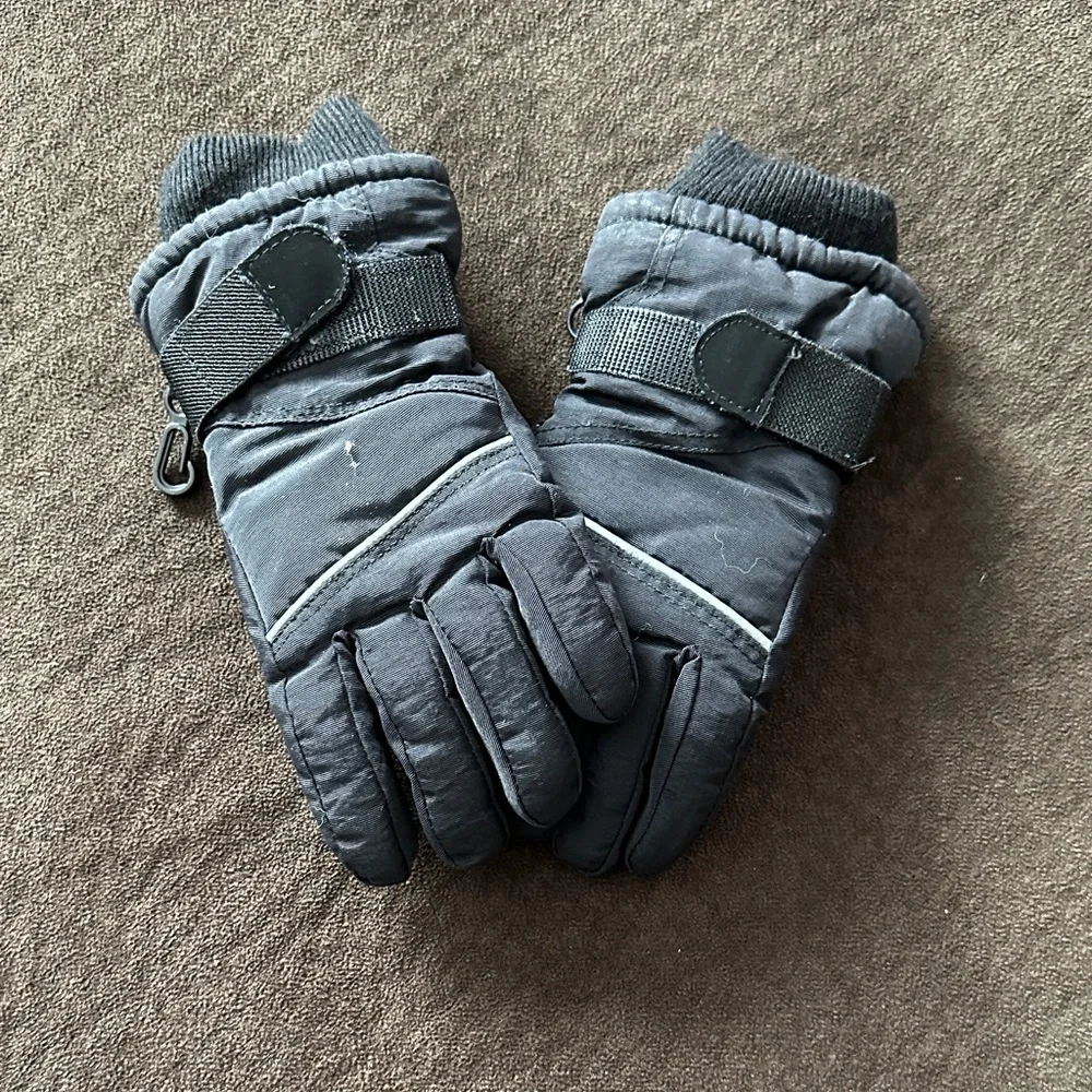 Black Winter Gloves